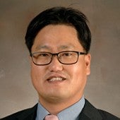 Tae Jin Lee headshot